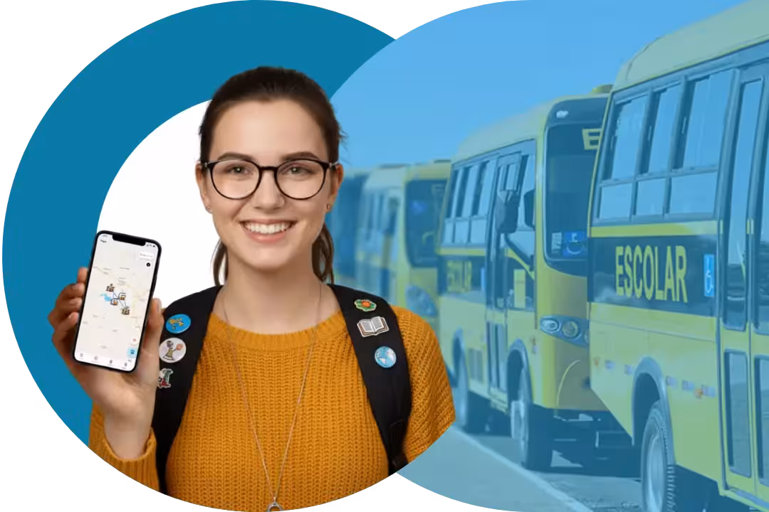 Pessoa usando o aplicativo IniPort no celular para gestão de transporte